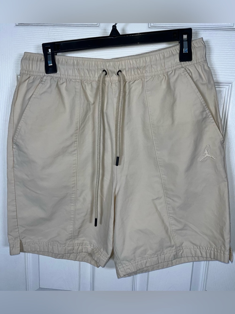 Men’s Jordan Essentials Men's Woven Shorts Size Medium M Cotton Blend Beige
